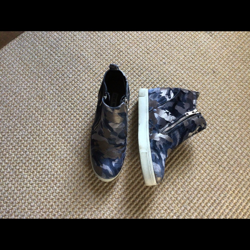 Steve Madden Camo Wedge Booties